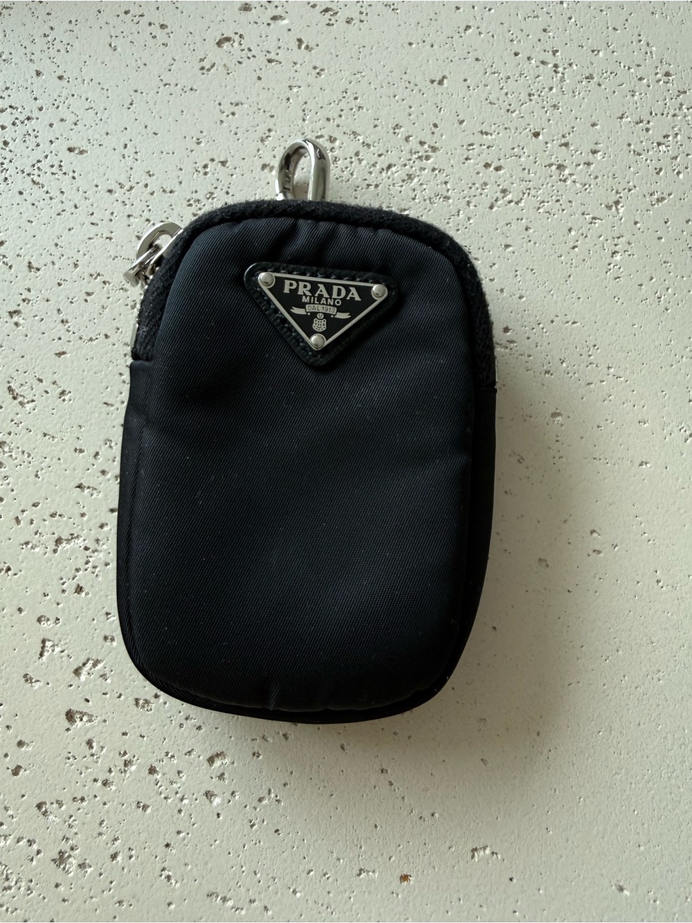 Prada Re-Edition 2005 detachable logo strap with pouch - Picture 12 of 13